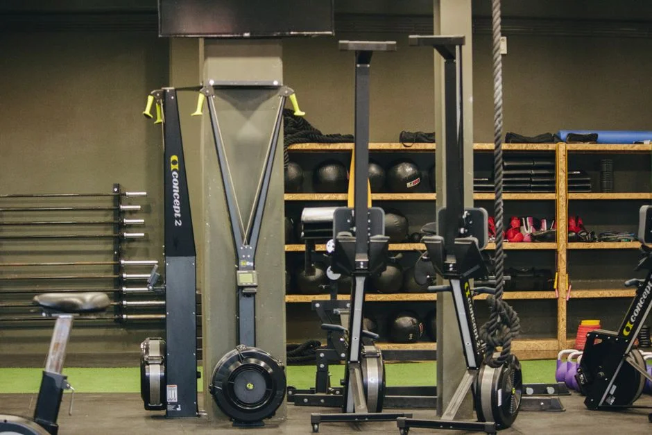 Rowers, bikes and SkiErgs ready for an Engine class
