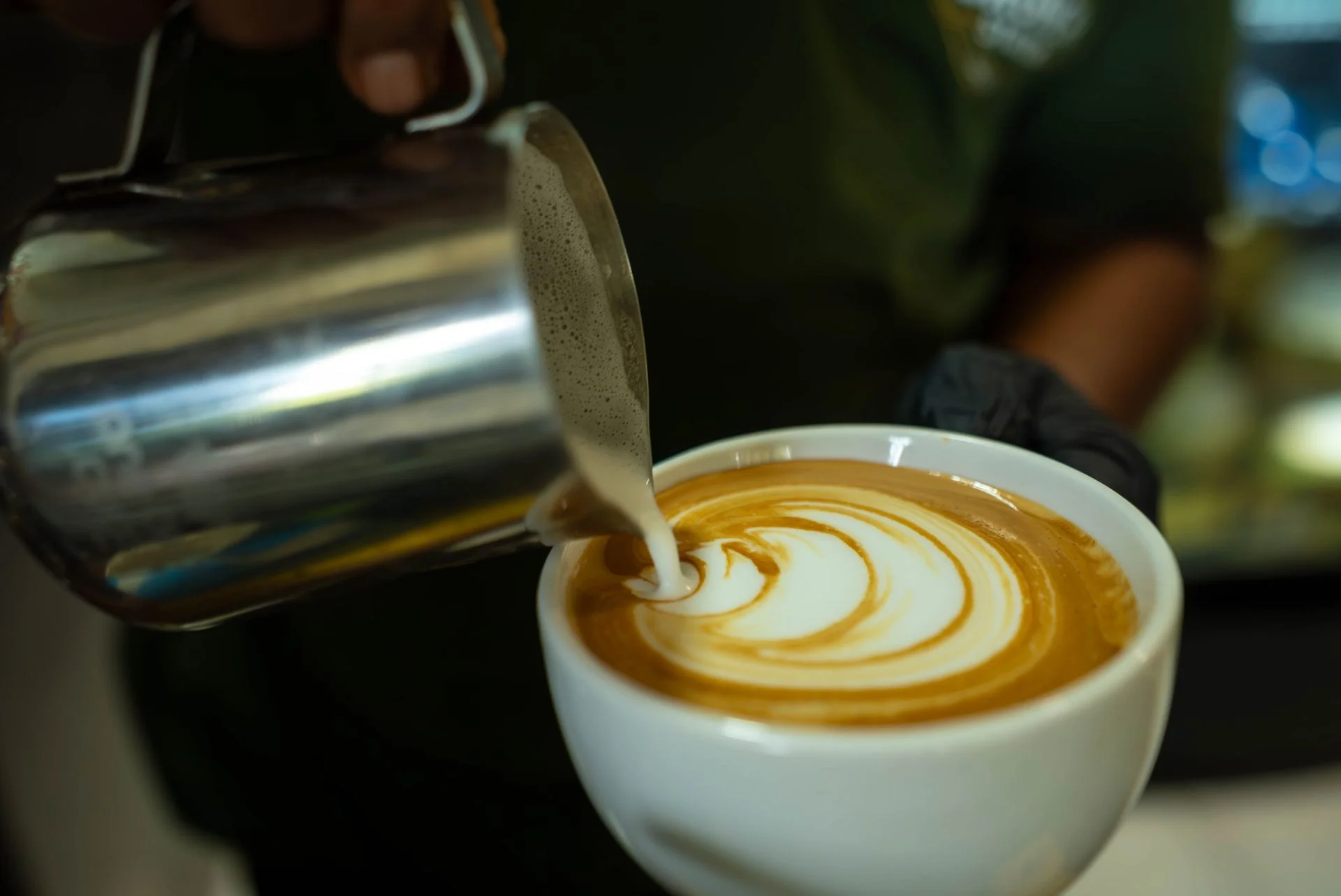 Latte art : dans les coulisses de l’atelier de Léa